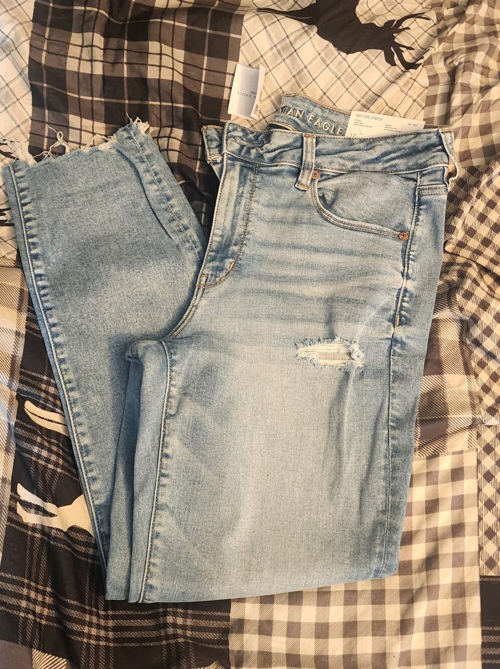 NWT AE Womens Low Rise Skinny Jeans Size 12 Short